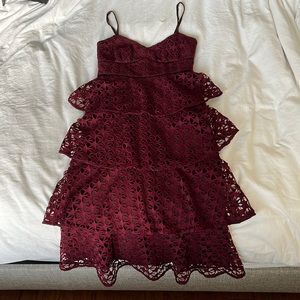 Beautiful Club Monaco dress, burgundy color, never worn, size 4